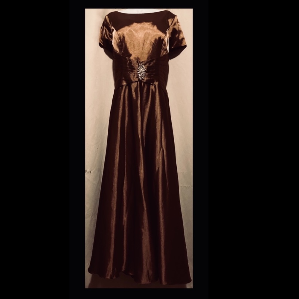 Formal Gown/ Mother of the Bride/Groom Dress, Brand New w/ Tags, size 16